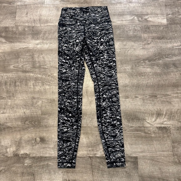 Lululemon Pants - Lululemon Wunder Under Hi-Rise Tight 28" Liquid Platinum Alpine Black White-Sz 6